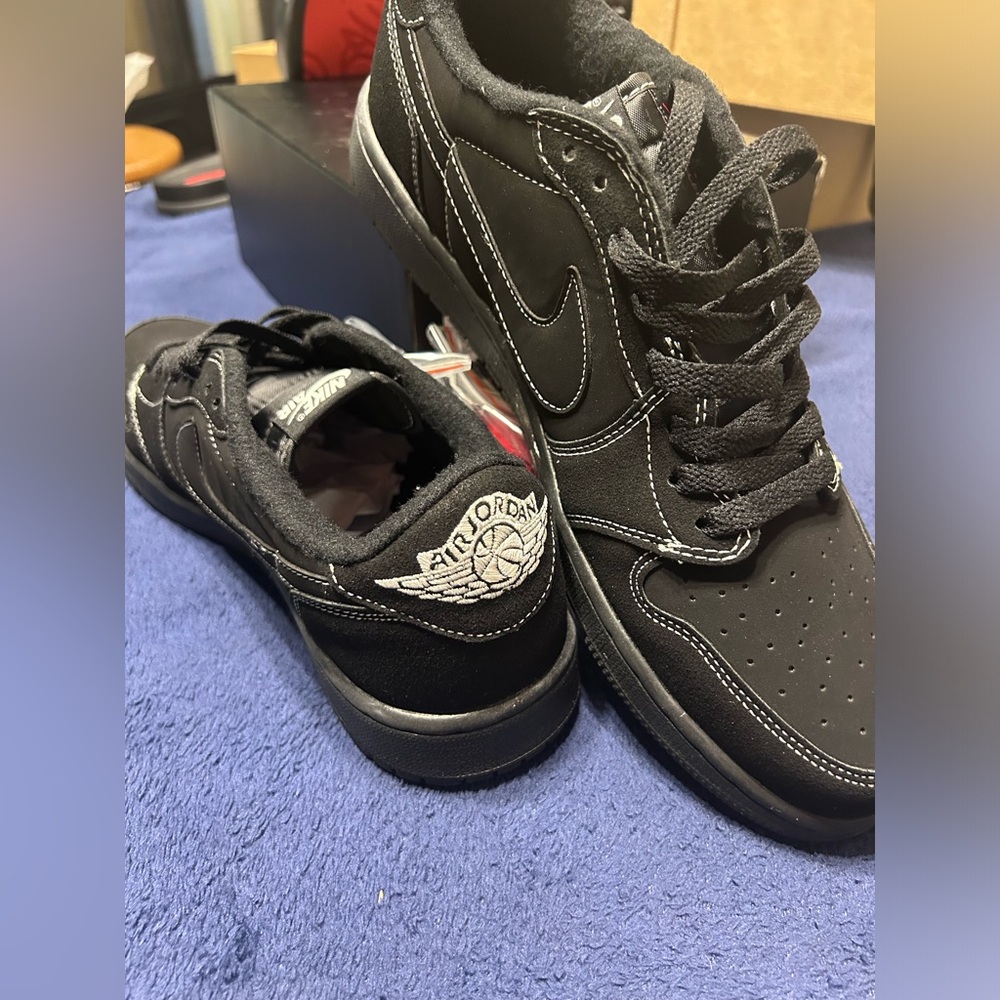Travis Scott’s Nike Jordan size 11